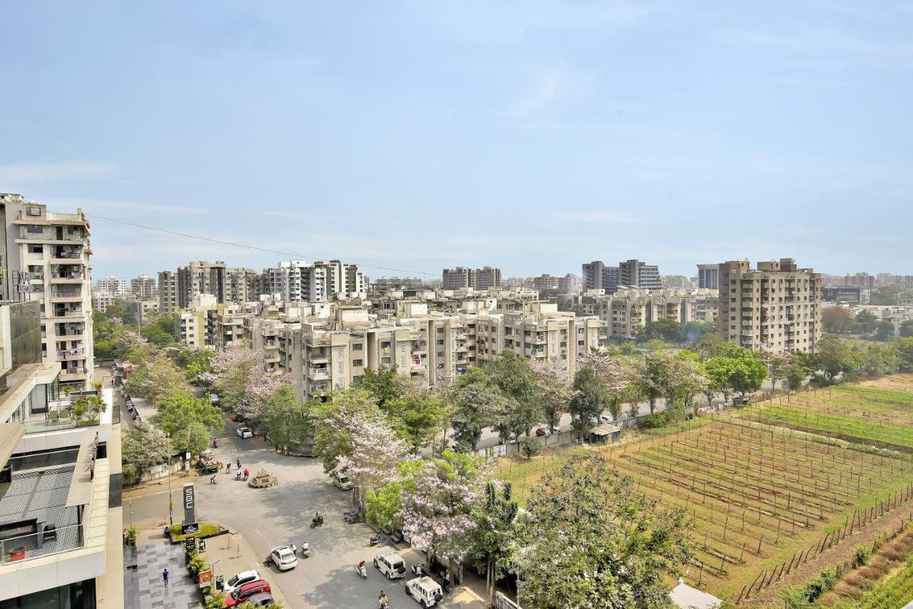 Park Inn by Radisson Surat Bagian luar foto
