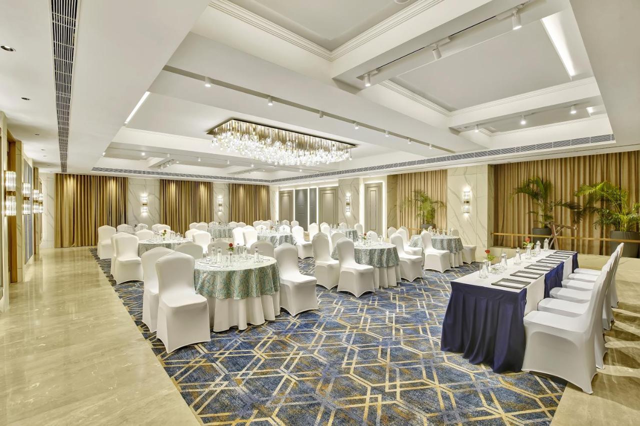 Park Inn by Radisson Surat Bagian luar foto
