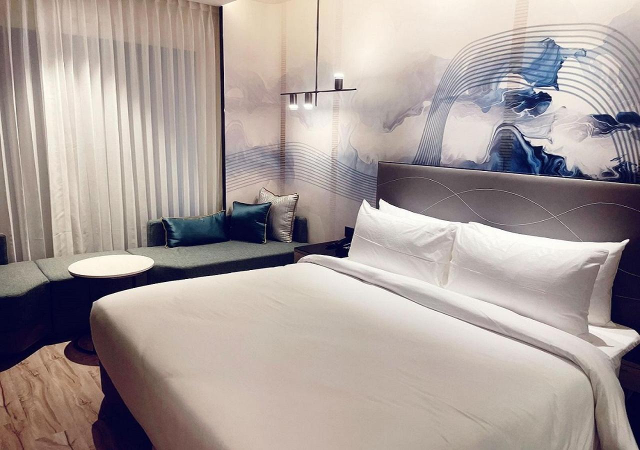 Park Inn by Radisson Surat Bagian luar foto