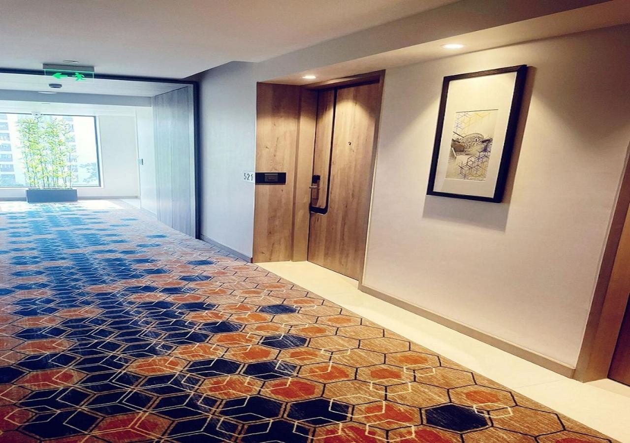 Park Inn by Radisson Surat Bagian luar foto