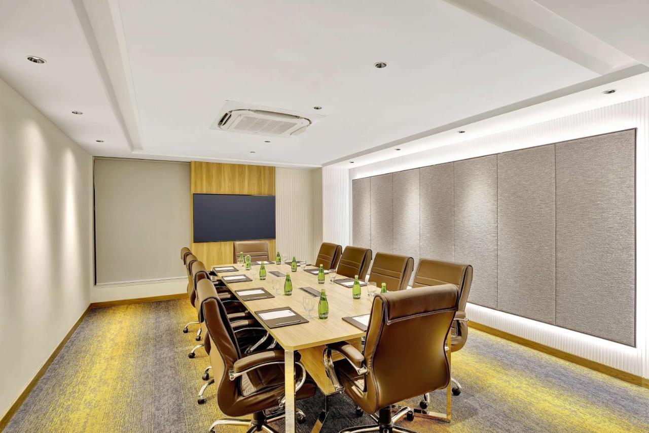 Park Inn by Radisson Surat Bagian luar foto
